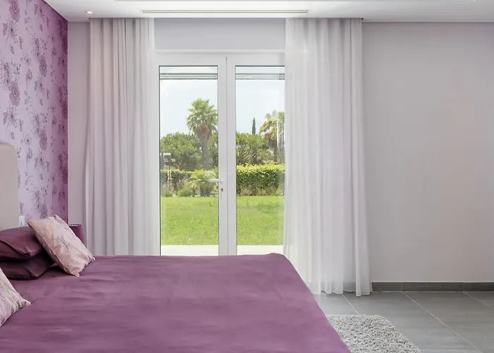 Stunning With Pool Close To The