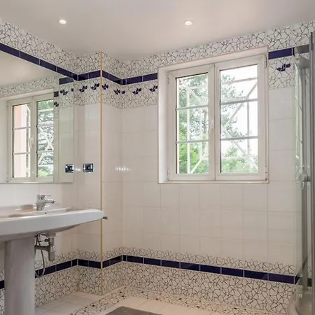 شقة Stunning With Pool Close To The لول